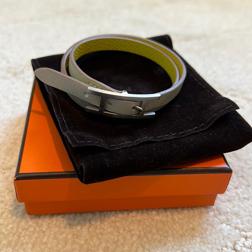 Hermes Hapi- like new in box with dust bag- brushed titanium hardware